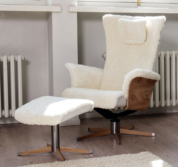 Queen lepotuoli+rahi lampaanvilla